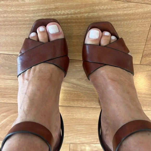 Saint Laurent Conac Leather "Farrah 80" Platform Heel Sandals
Loved these - Picture 2 of 9